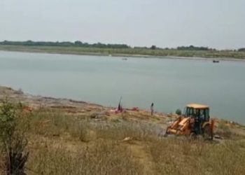 Corpses float down the Ganga in Bihar