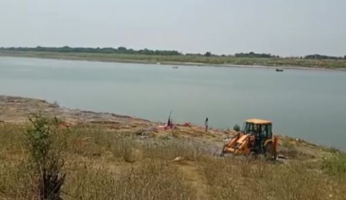 Corpses float down the Ganga in Bihar