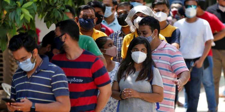 Wait 12-16 weeks to take second Covishield shot, govt panel recommends