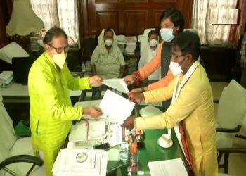 पश्चिम बंगाल में बीजेपी के दो सांसदो ने अपने  MLA पद से दिया इस्तीफा, हाल में जीता था चुनाव