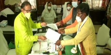 पश्चिम बंगाल में बीजेपी के दो सांसदो ने अपने  MLA पद से दिया इस्तीफा, हाल में जीता था चुनाव