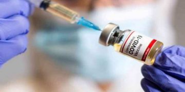 दिल्ली में खत्म हुई कोवैक्सीन की खेप कुछ ही मात्रा में बची है कोविडशील्ड