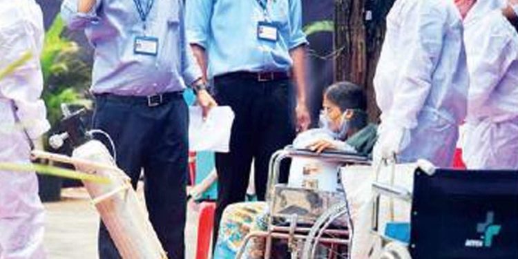 Mumbai braces for cyclone Tauktae, shifts 580 Covid patients from field hospitals