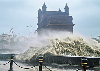 Videos of large waves crashing on the Gateway of India goes viral.