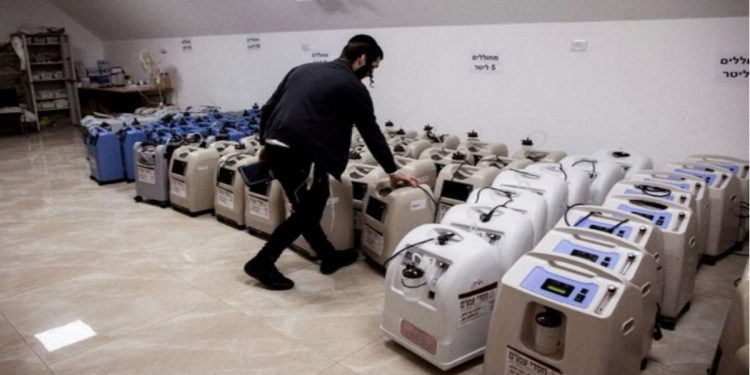 The covid patients are being provided with oxygen concentrators at home in Bengaluru.