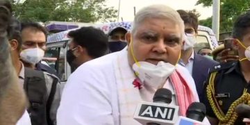 Mob shows black flags, block path of West Bengal Governor Jagdeep Dhankhar during Coochbehar visit