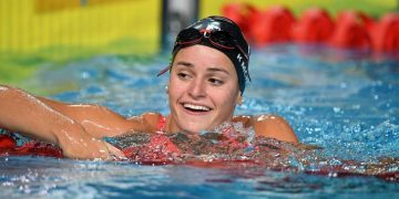 Kaylee McKeown, an Australian Teenager swims 100m second fastest backstroke ever