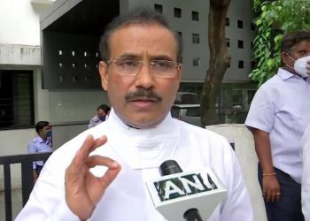 Maharashtra government pauses vaccination for 18- 44 age group, 45 above to be given priority