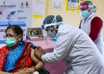 Cyclone Tauktae stops the COVID vaccination drive in Gujarat