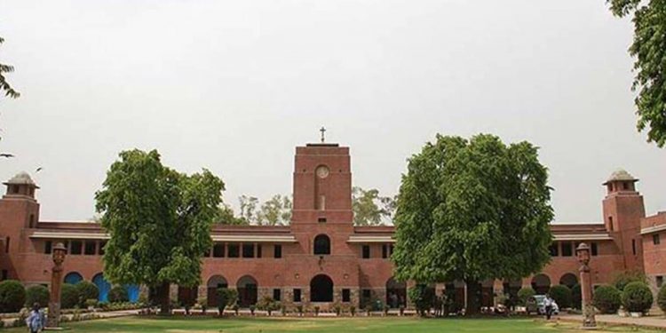 DU Law Question Paper Repeated, Calls For Investigation
