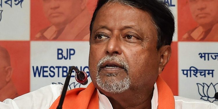 Prime Minister Modi speaks to Mukul Roy on wife’s health