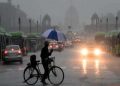 Heavy Rain, Strong winds in Delhi, cools down the summer heat.