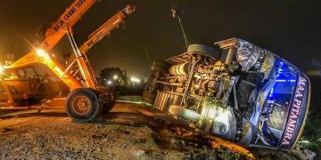 16 killed , Six Injured In Road Accidents In Kanpur