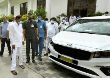 Telangana buys 32 costly cars for IAS officers, opposition party condemns.