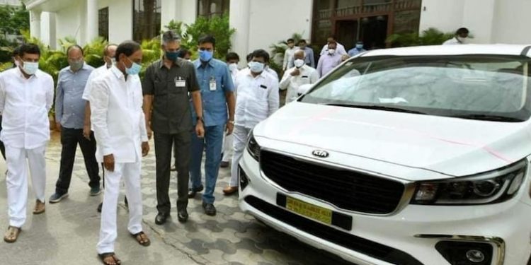 Telangana buys 32 costly cars for IAS officers, opposition party condemns.