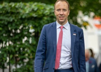 UK Health Minister Matt Hancock’s picture of kissing Aide surfaces on the front page , says “ he is very sorry” .