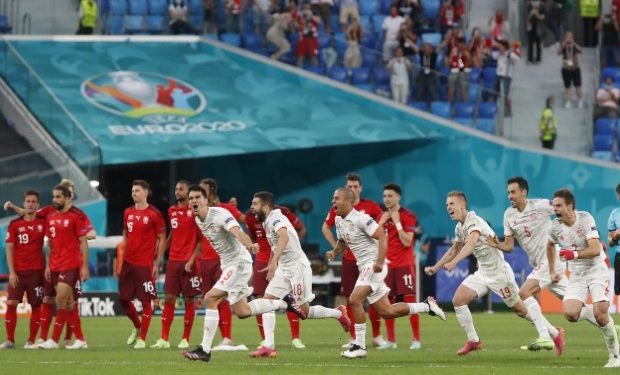 Spain beat Switzerland in penalties to reach Euro semi-finals.