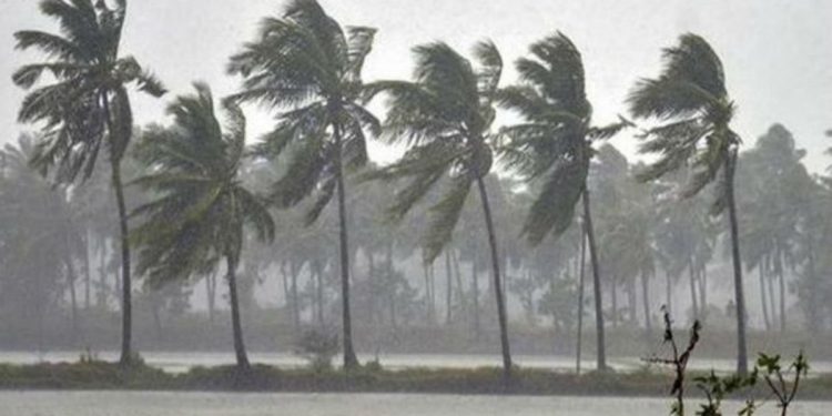 Heavy rains to lash Bengal, Bihar over weekend