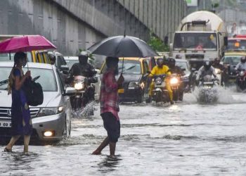 Heavy Rains in Maharashtra Causes Floods, Several Trains Stuck In Water