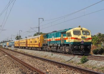 Negative Covid Report Or Vaccination Certificate Necessary To Enter Karnataka For Maharashtra’s Train Passengers