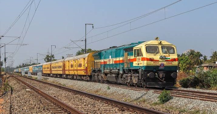 Negative Covid Report Or Vaccination Certificate Necessary To Enter Karnataka For Maharashtra’s Train Passengers