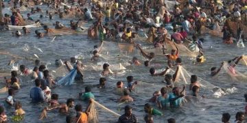 Tamil Villagers Gathered For Fishing Festival Violating Covid Protocols
