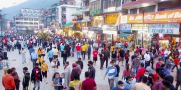 Manali Witnesses Heavy Crowd And Covid-19 Safety Protocols Violation