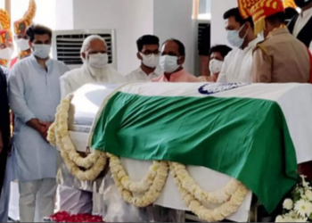 PM Modi Pays Last Respects to ex-UP CM Kalyan Singh in Lucknow