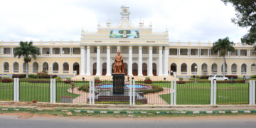 Mysore University Prohibits Female Students from Roaming After 6.30 p.m., Although There is No Such Restriction For Men