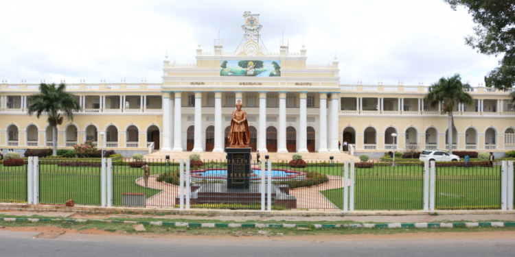 Mysore University Prohibits Female Students from Roaming After 6.30 p.m., Although There is No Such Restriction For Men