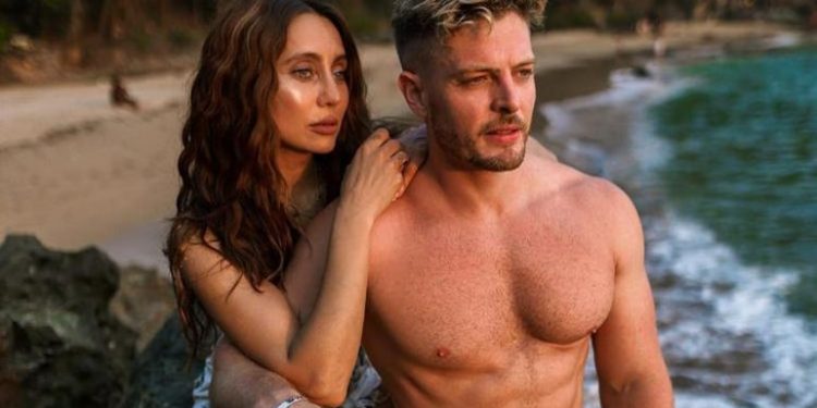 Anusha Dandekar’s boyfriend Jason removes pics of her from Instagram