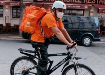 Former afghan minister syed Ahmad Sadat works as pizza delivery guy in Germany.