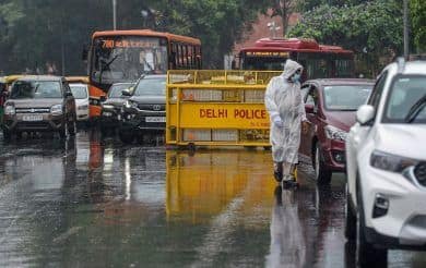 Heavy Rainfall Causes Waterlogging, Traffic Disruptions In Parts Of Delhi