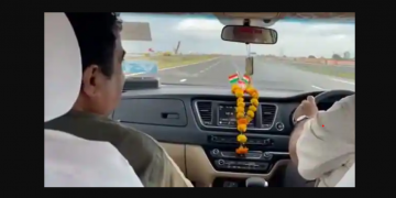 In a Kia Carnival, Nitin Gadkari tests the top speed of the Delhi-Mumbai Expressway