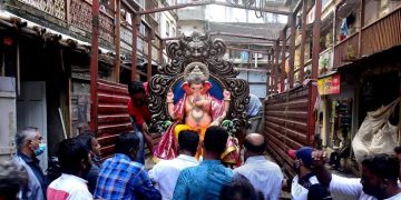 As the festival season approaches, Prime Minister Modi has a high-level discussion on Covid and vaccines