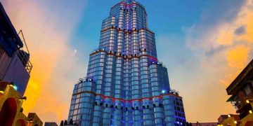 Kolkata: Visitors visiting the ‘Burj Khalifa’ pandal are being stopped by cops