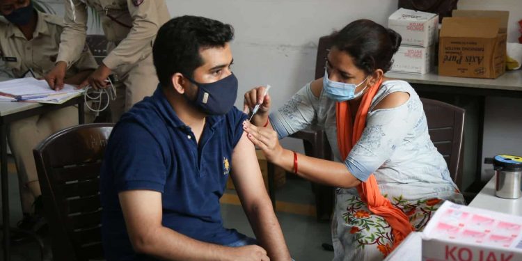 India reports a daily increase of 12,428 Covid-19 cases, the lowest in 238 days