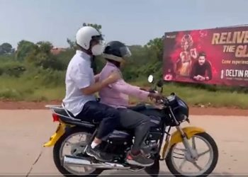 In Panaji, Rahul Gandhi rides a ‘motorcycle taxi’ in Goa