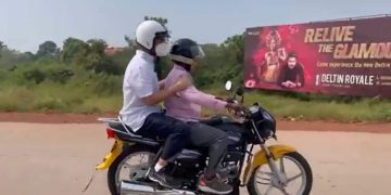 In Panaji, Rahul Gandhi rides a ‘motorcycle taxi’ in Goa