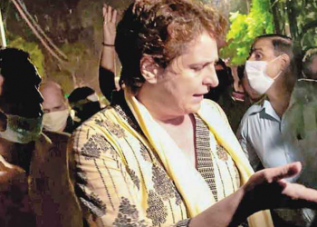 Violence in Lakhimpur Kheri: A case has been filed against Priyanka, and Sidhu has threatened to march