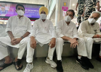 On their trip to Lakhimpur Kheri with Rahul Gandhi, the chief ministers of Punjab and Chhattisgarh announced a sum of Rs 50 lakh for the families of slain farmers, according to a journalist