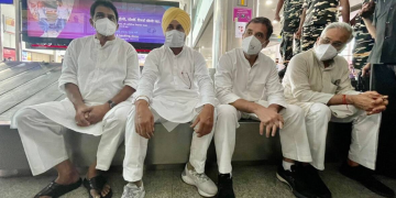 On their trip to Lakhimpur Kheri with Rahul Gandhi, the chief ministers of Punjab and Chhattisgarh announced a sum of Rs 50 lakh for the families of slain farmers, according to a journalist