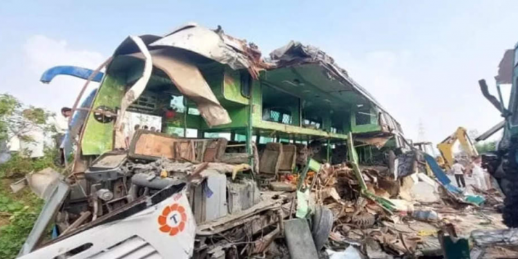 Uttar Pradesh: 15 killed, 26 injured as Delhi-Bahraich bus collides head-on with truck in Barabanki