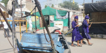 Farm unions said Nihangs addressed farmers from the Singhu stage the next day