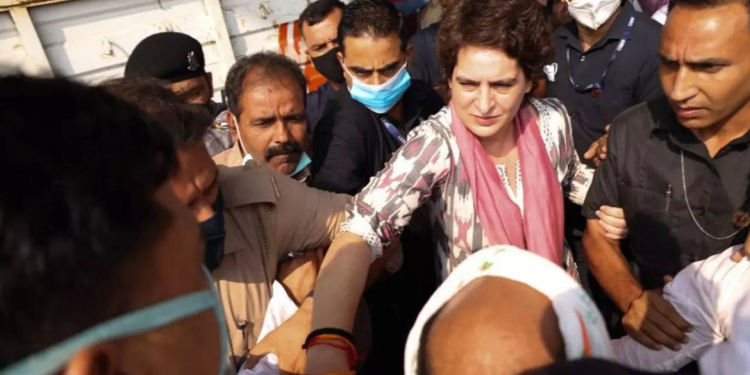 After being temporarily detained by UP police, Priyanka Gandhi was permitted to go to Agra