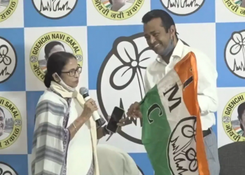 In the presence of Mamata Banerjee, tennis player Leander Paes joins TMC in Goa