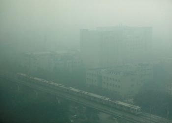As the smog in Delhi worsens, India’s Pollution Control Board advises residents to prepare for an emergency
