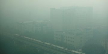 As the smog in Delhi worsens, India’s Pollution Control Board advises residents to prepare for an emergency