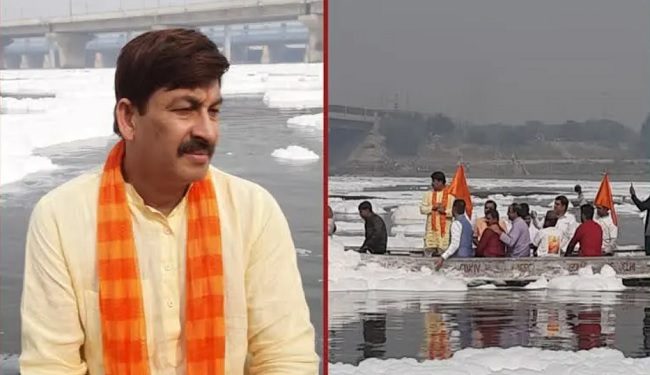 On the first day of Chhath, BJP’s Manoj Tiwari rides a boat in the foam-covered Yamuna
