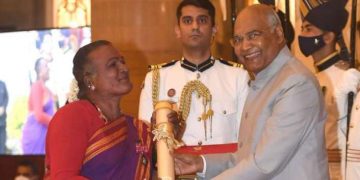 With A Unique Gesture, A Transgender Folk Dancer Receives Padma Shri